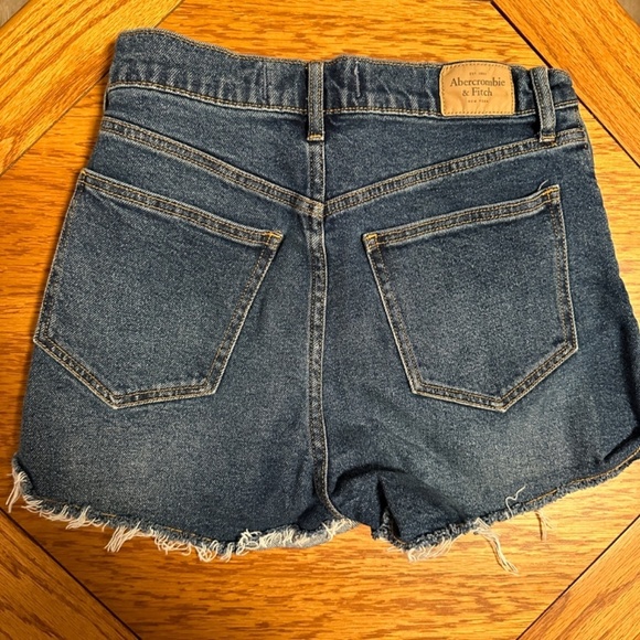 *ABERCROMBIE & FITCH* Dark Wash Denim High Rise Shorts Size 0 - Picture 2 of 6